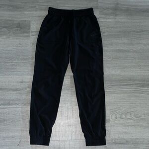 Aritzia TNA black joggers with pockets